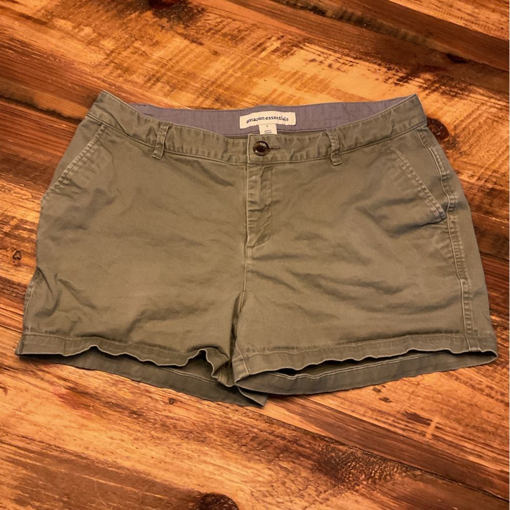 Amazon Essentials size 8